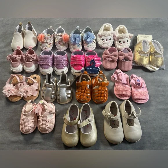 Lot of Newborn to Baby Shoes - Picture 1 of 12